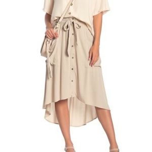 Lush button up high low skirt